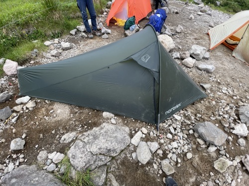 テントをこよなく愛するスタッフのUL計画～トムラウシ山でテント泊～_d0198793_15484092.jpg