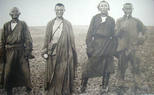 ●『邂逅する写真たち モンゴルの100年前と今』_d0053294_20074830.jpg