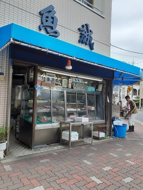 昔からの魚屋さんで、飛び切りのあさりと中トロをゲット!_d0063149_20285122.jpg
