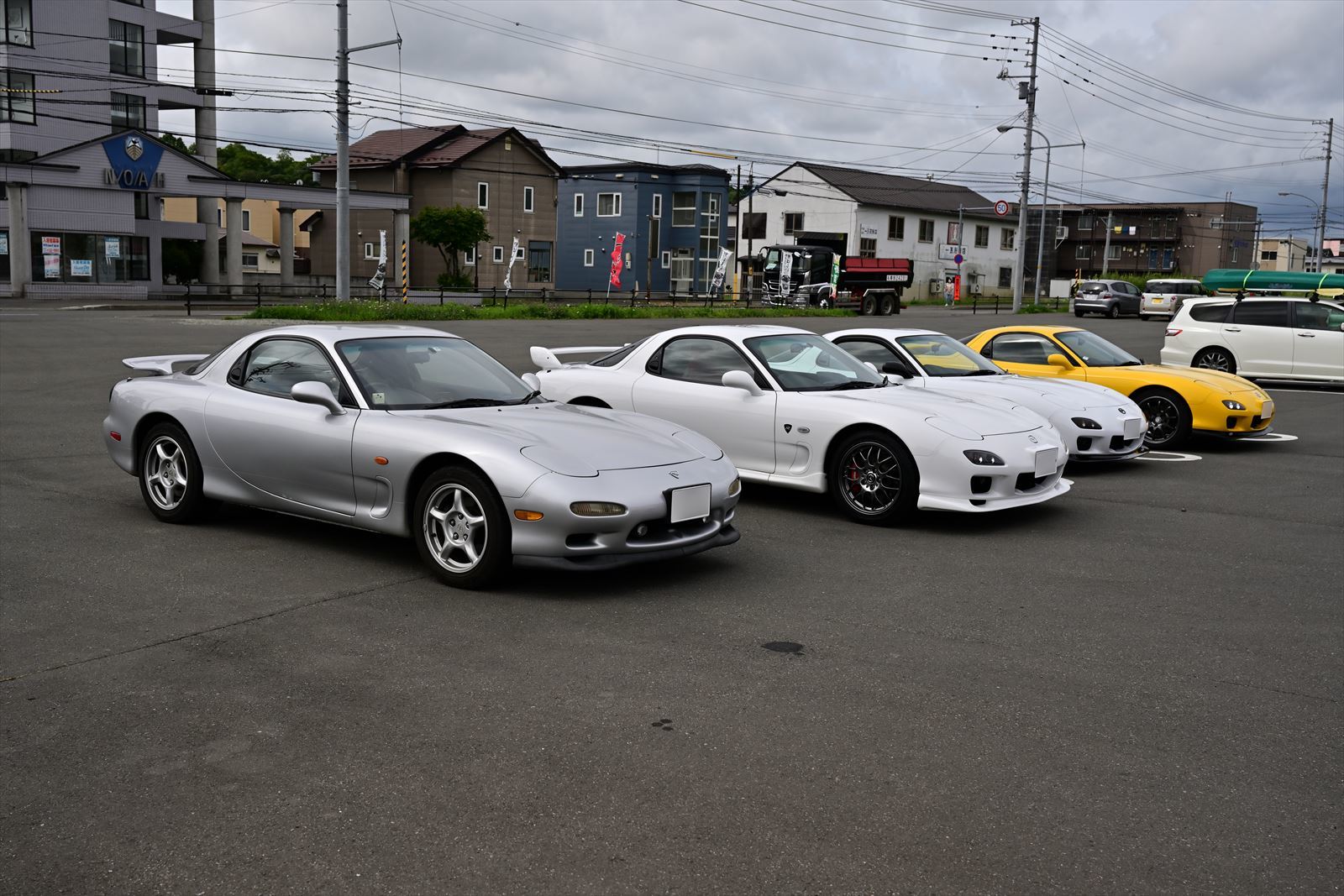 RX-7】 奇跡的にFD3Sが4台並んだ・・・！！ : やぁやぁ。