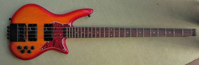 ピックガード装着(Spirit by STEINBEGER XZ-2) : なにごとも ピックガード装着(Spirit by STEINBEGER XZ-2) : なにごとも