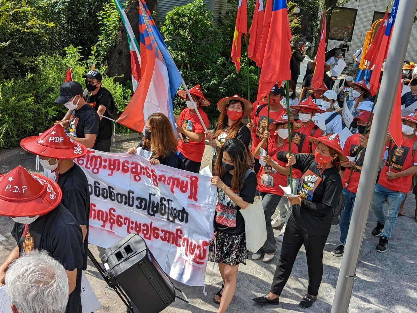 【報告】「8888民主化運動」を忘れない!在日ミャンマー人が呼びかけ大使館デモ!_a0336146_23594668.jpg