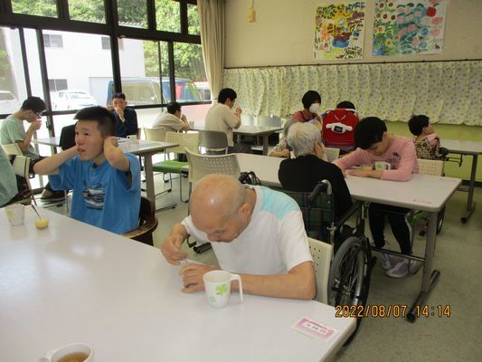 8/7 日曜喫茶_a0154110_08133701.jpg