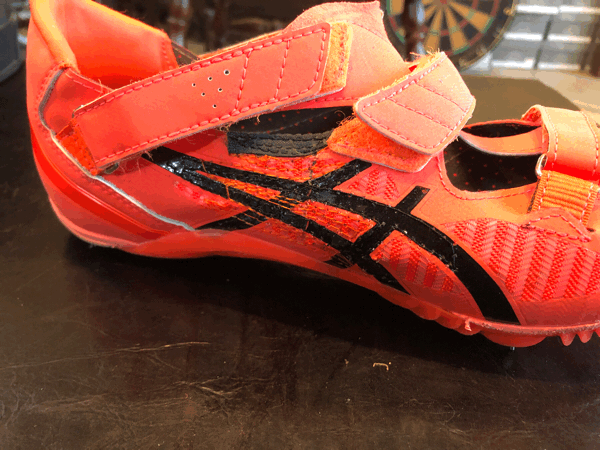 陸上競技用スパイク アシックス 裂け 破れ 修理 : 靴とバッグの修理店