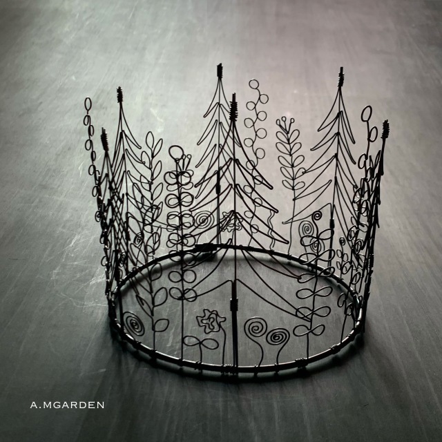 wire forest crown。_b0125443_09375154.jpeg