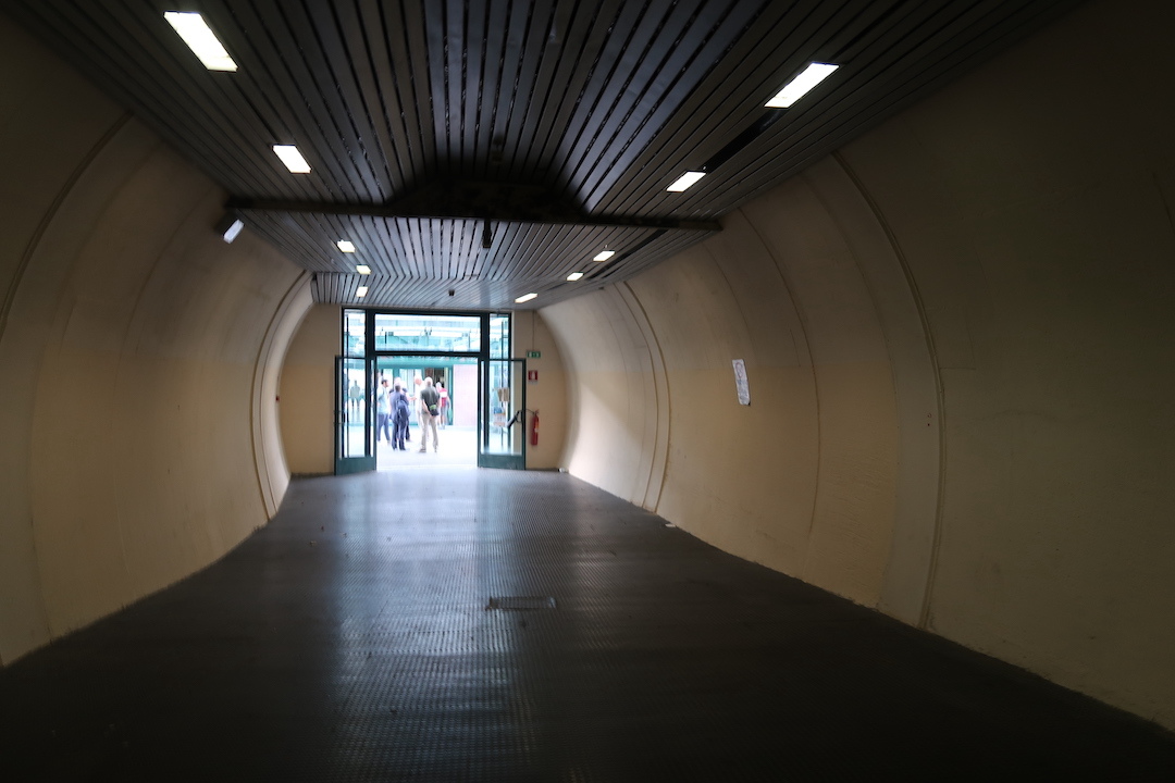 ラクイラどきどき地下道歩き_f0234936_23550404.jpg