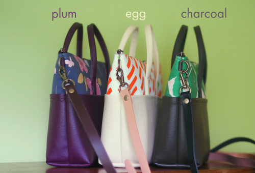 4つの外ポケット!「pocket shoulder bag」_e0243765_13403204.jpg