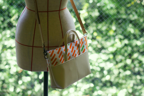 4つの外ポケット!「pocket shoulder bag」_e0243765_13430707.jpg