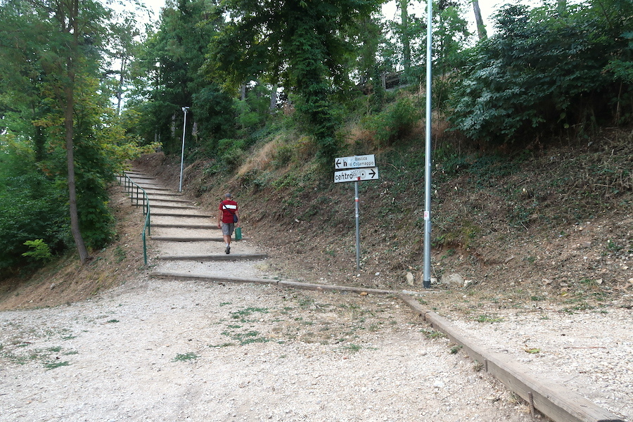 ラクイラどきどき地下道歩き_f0234936_00172734.jpg