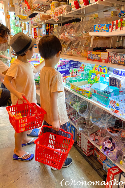 駄菓子屋ワンダーランドで大興奮！_c0024345_11165822.jpg