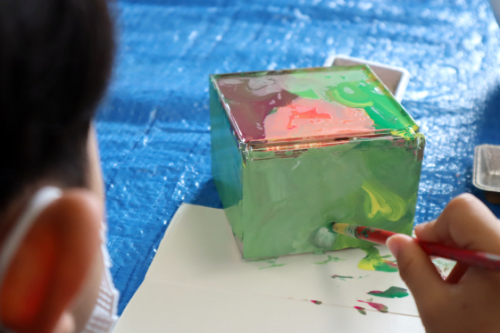 やと子ども美術教室　～  透明素材に描く ～_e0222340_14270897.jpg