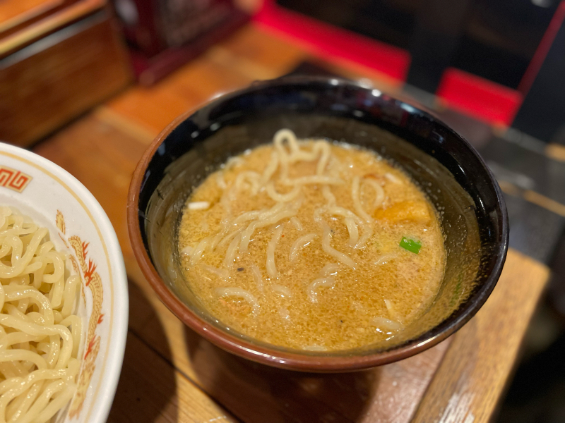 【こちらも稲毛に定着】北海道らーめん ひむろ ~味噌つけ麺と餃子_b0008655_22055520.jpg