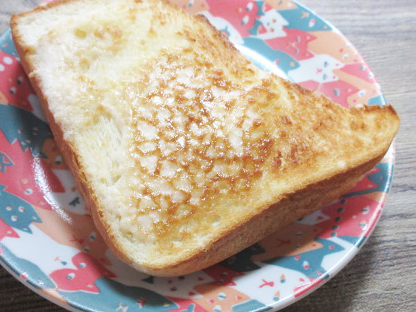【カルディ】ぬって焼いたらメロンパン(110g)_c0152767_17184659.jpg