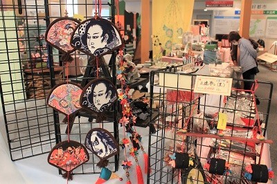 観光館POP-UP STORE　Vol.１「津軽ひろさき彩(いろ)いろ展 ～工芸とホビーライフ～」_d0131668_11355630.jpg