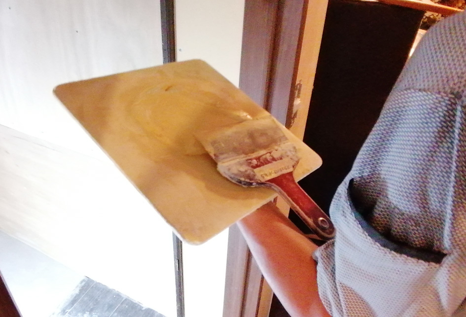 完成間近☆クロス職人さんによる「トイレリフォーム」_d0351435_21215020.jpg
