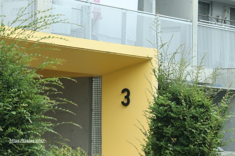 足立区住宅公社の中高層マンションと外構の表情！_a0214329_15275608.jpg