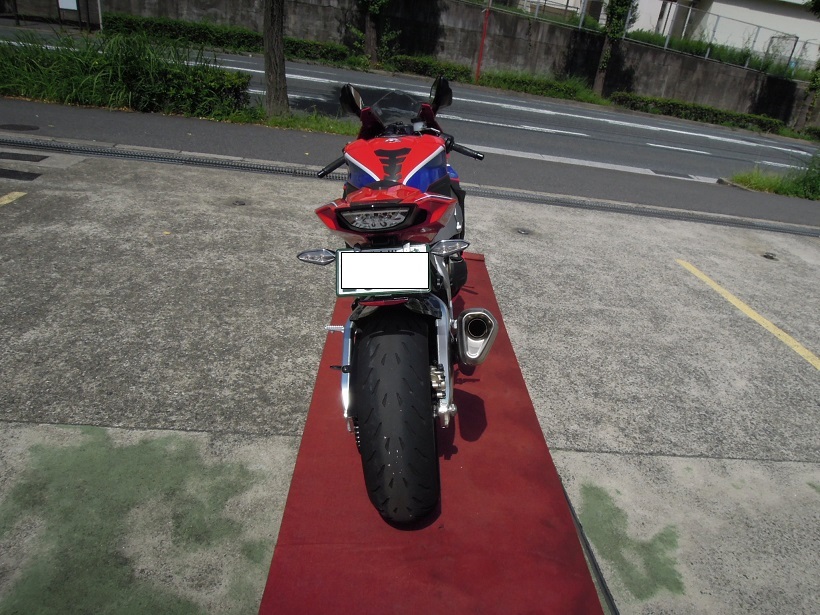 CBR1000RRSP2限定35台の中の1台が…ですやん!_f0056935_17424959.jpg