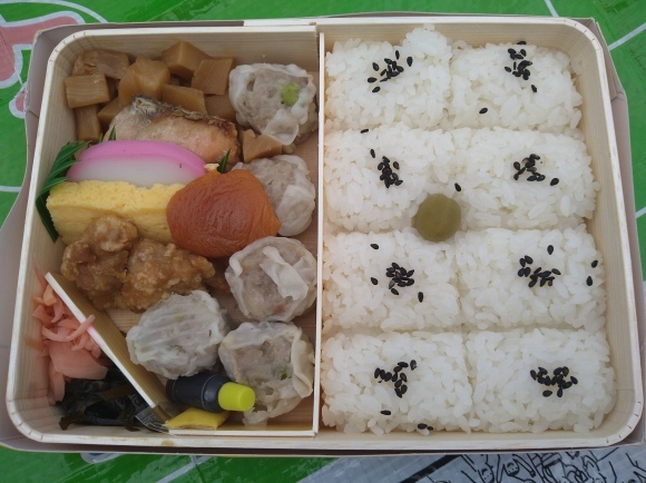 8/20 崎陽軒 シウマイ弁当_b0042308_22270531.jpg