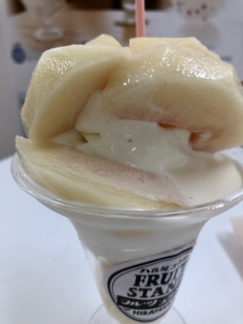 【八百屋コウタの桃パフェ】_b0009849_14085081.jpeg