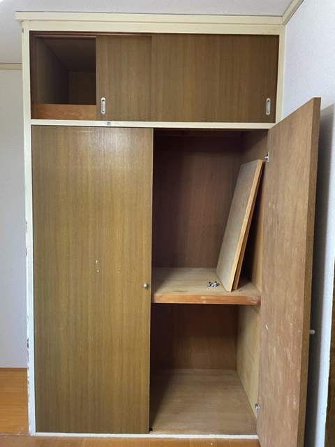 『サンゲツ』の『リアテック』をキッチンと収納の引き戸に貼りました by interior styling of bright_c0157866_20404466.jpg