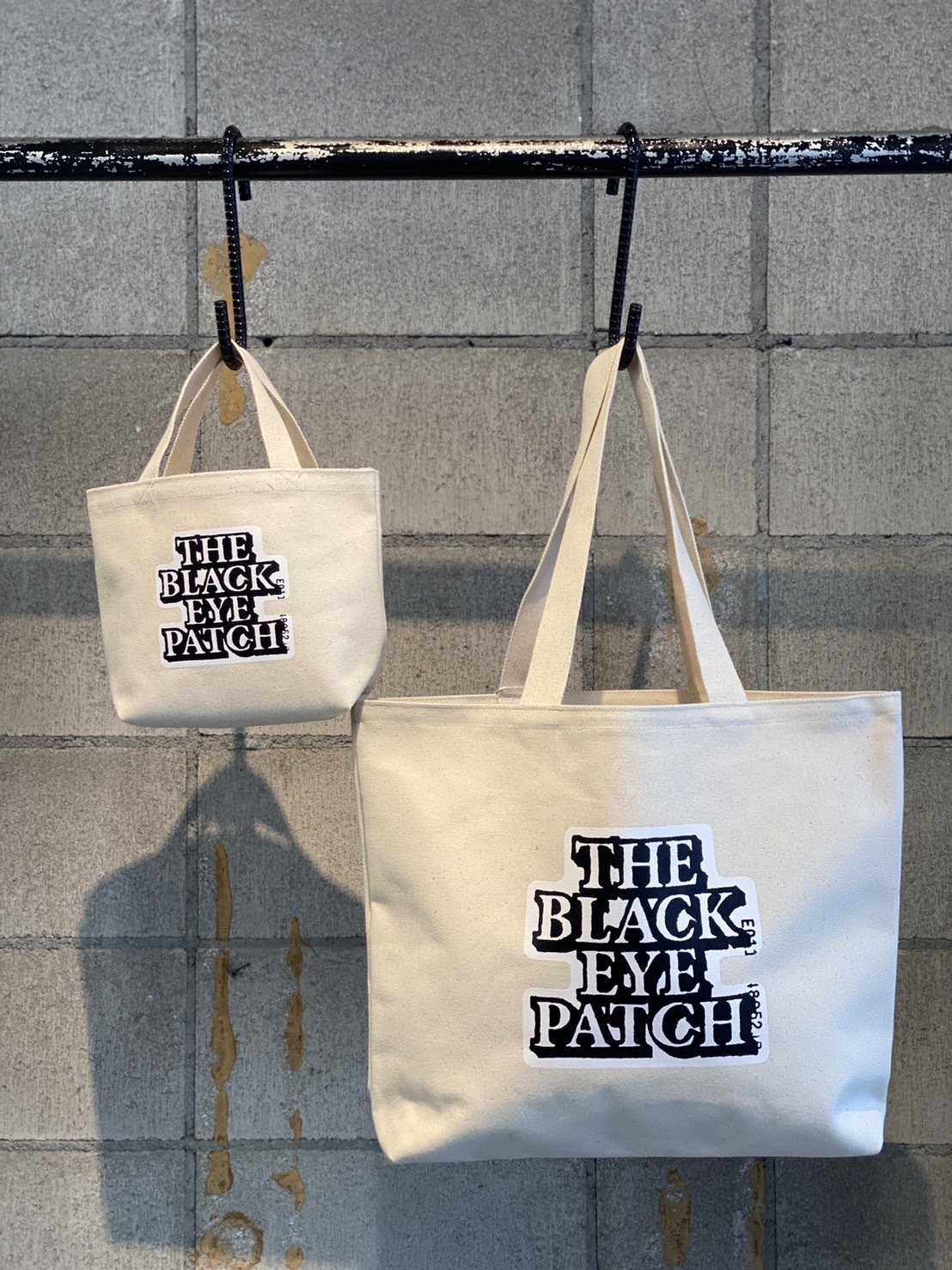 ブラックアイパッチ HWC TOTE BAG LARGE トートバッグ - トートバッグ