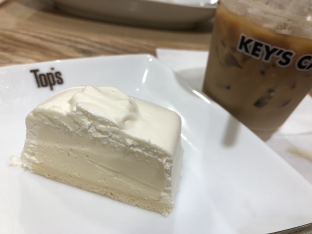 【トップス&キーズカフェでカレーとチーズケーキ】_b0009849_13260911.jpeg