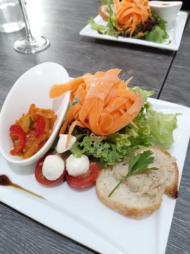 そろそろ復帰しまぁ~す。最初はイマちゃんとランチ♪_b0331802_20153395.jpg