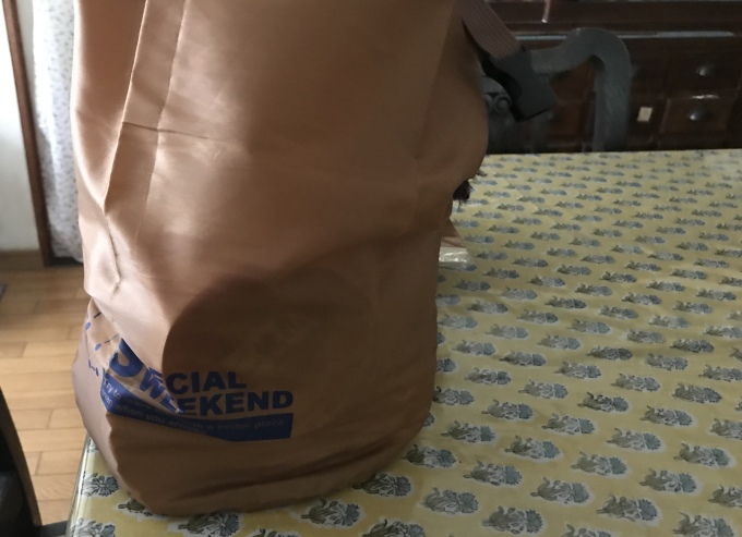 レジ袋に見る国民性_d0101846_06121213.jpeg