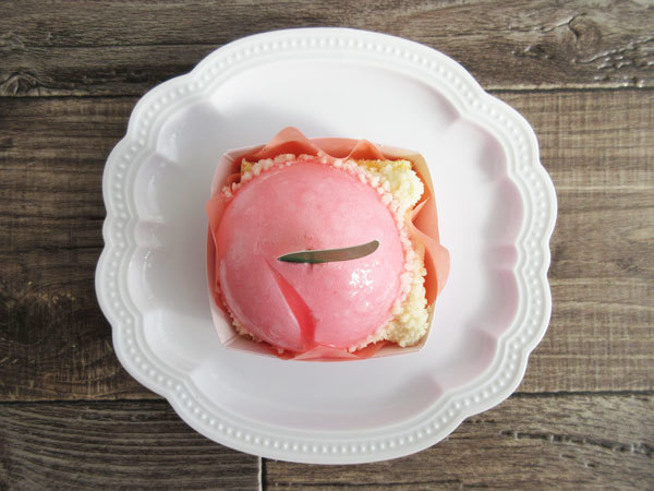 【シャトレーゼ】まんまる白桃ケーキ_c0152767_19580199.jpg
