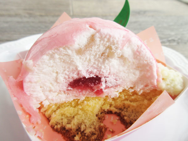 【シャトレーゼ】まんまる白桃ケーキ_c0152767_20022053.jpg