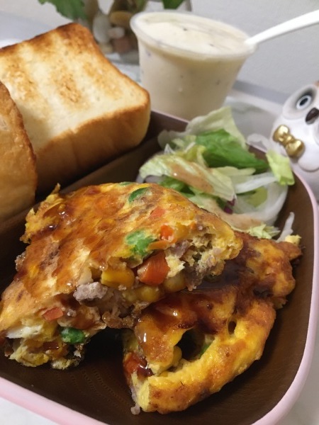 スパニッシュオムレツとタカキベーカリーの阿蘇牛乳パン_b0417696_11052188.jpeg