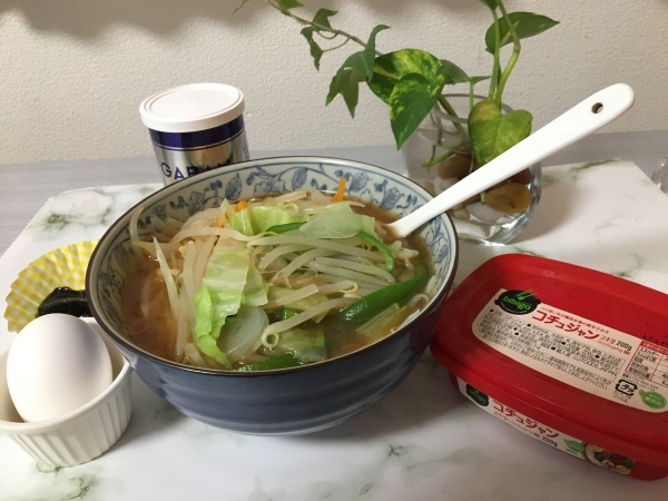 マルちゃん正麺味噌にコチュジャン　フローズンヨーグルト_b0417696_23582887.jpeg