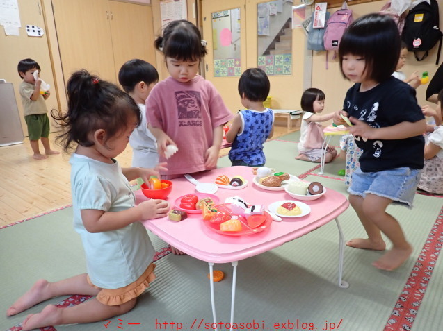 22年9月2日もも組さんの室内遊び おままごと 衣川圭太の外遊び日記と一般社団法人マミー マミー保育園 マミー学童クラブ の出来事