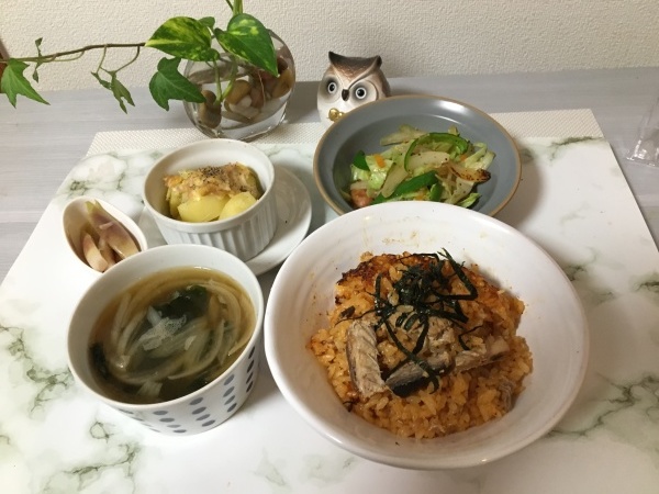 塩バターパン　ビビンパ風鯖の炊き込みご飯_b0417696_08183030.jpeg