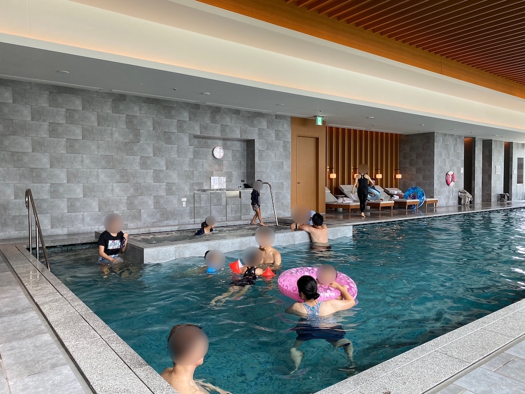 ウェスティン横浜のプール ｈｏｔｅｌｏｇ