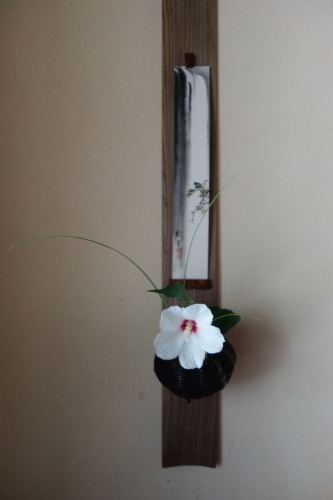晩夏の花達と吉田佳道さんの花籠_a0197730_14472934.jpg