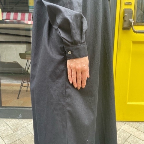 美品 アトリエドゥサボン リボン刺繍ワンピース 黒 後ろボタン フラワー 美品 アトリエドゥサボン リボン刺繍ワンピース 黒 後ろボタン