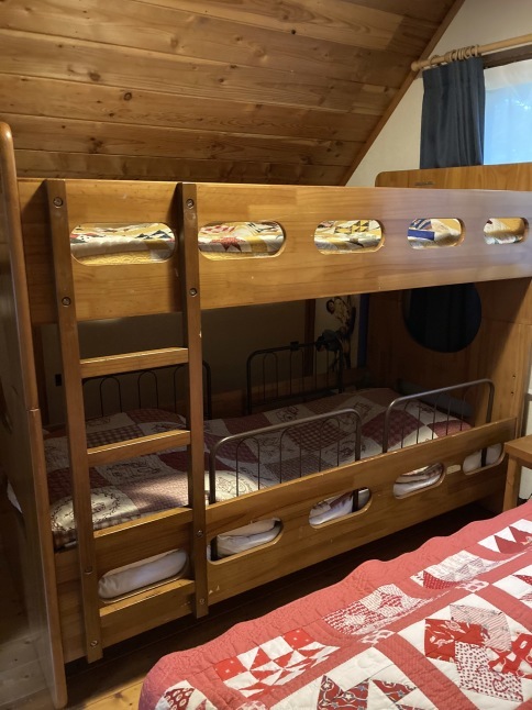 夏の寝具の大点検と思い出ボックス_d0348118_15275429.jpeg