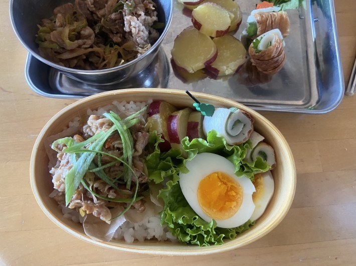 今日のお弁当（牛丼）と　男性料理教室のお知らせ【満席】_d0327373_11514187.jpeg