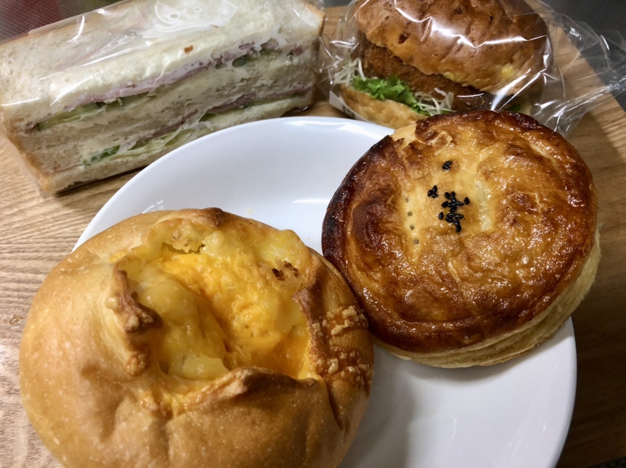 【リトマの美味しいハムサンドとさつま芋】_b0009849_11114501.jpeg