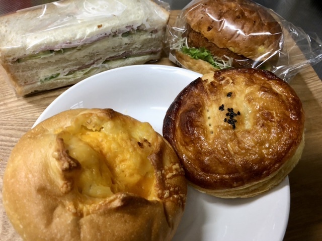 【リトマの美味しいハムサンドとさつま芋】_b0009849_11225303.jpeg
