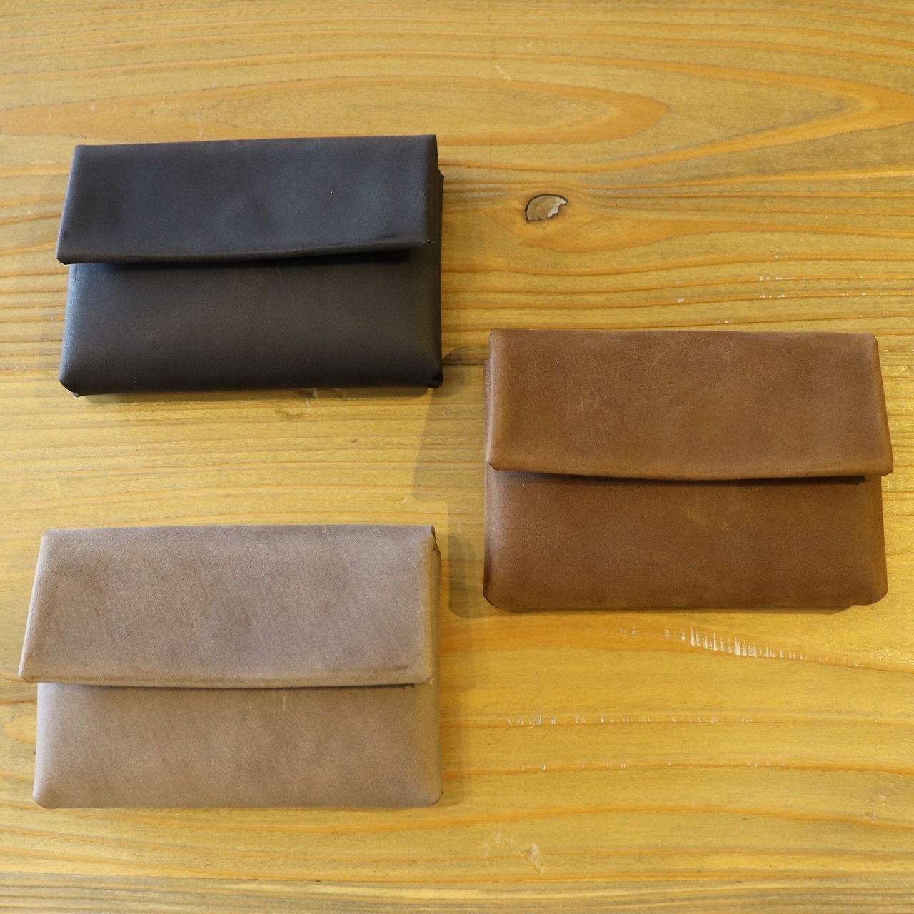 革作家『R.BROWN Labo』さんの作品お取り扱いのお知らせ_f0325437_15121648.jpg