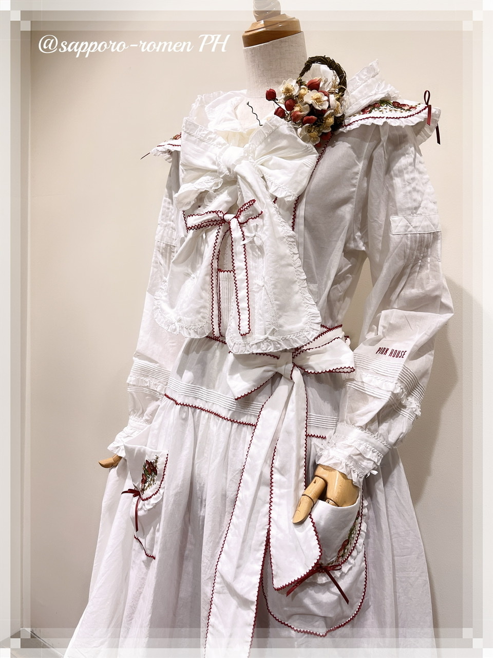 ピンクハウス 白 タブリエ いちごの刺繍 ピンクハウスエプロンタブリエ
