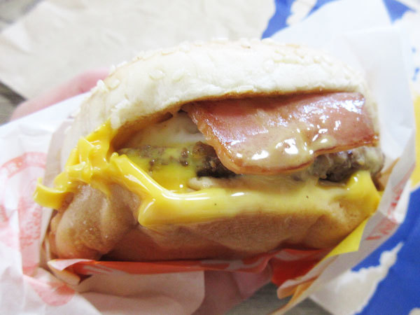 【マクドナルド】チーズ月見_c0152767_13271590.jpg