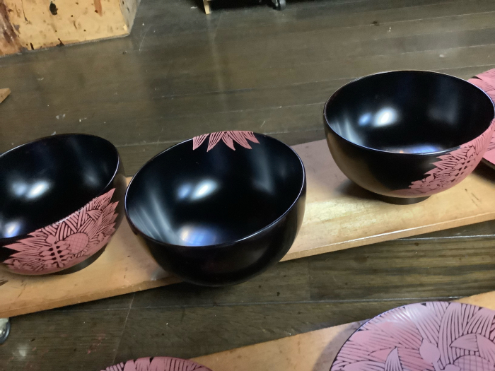 朱磨き「菊桐紋様」_e0130334_07453208.jpg