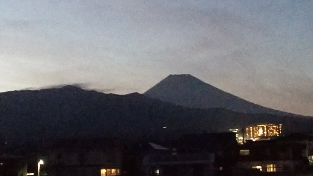 夕暮れの富士山　2022.9.12_c0404632_05300225.jpg