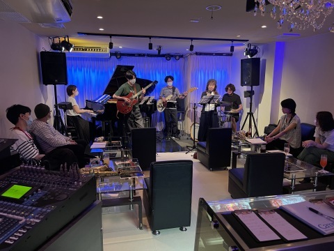Jazzlive Comin ジャズライブ カミン 広島 9月14日のジャズライブ_b0115606_10344500.jpeg
