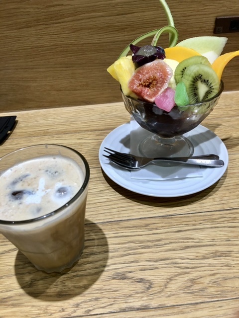 【おやつは果実園のあんみつ】_b0009849_07520463.jpeg