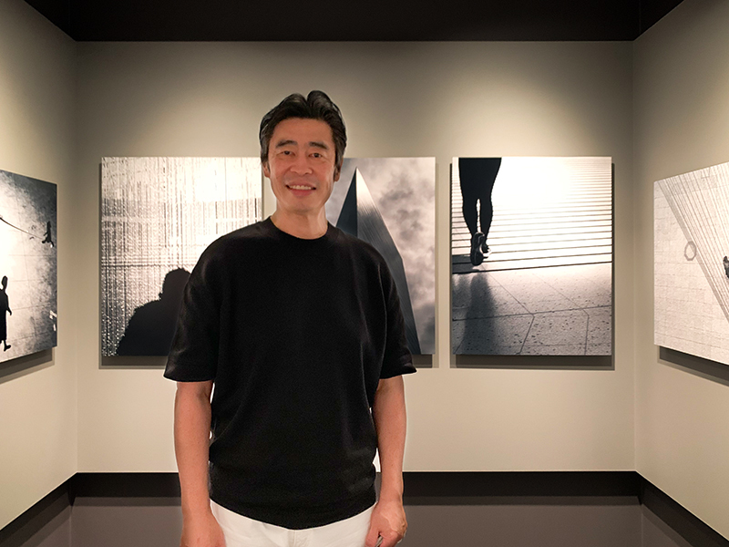 今日は午後も写真展へ、APAの友人の原貴彦さんの写真展「VECTOR」を覧に丸の内の富士フイルムイメージングプラザへ！_b0194208_16212773.jpg