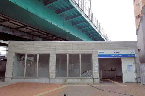 中井駅・西武新宿線2km標_a0121671_08331844.jpg